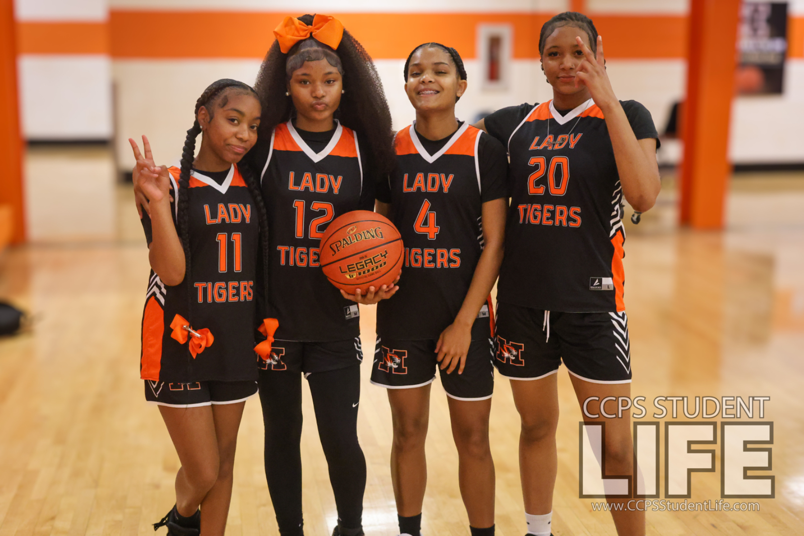 Photo Day at HHS School Gym Shows Excitement for Upcoming Season Photo Day at HHS School Gym Shows Excitement for Upcoming Season