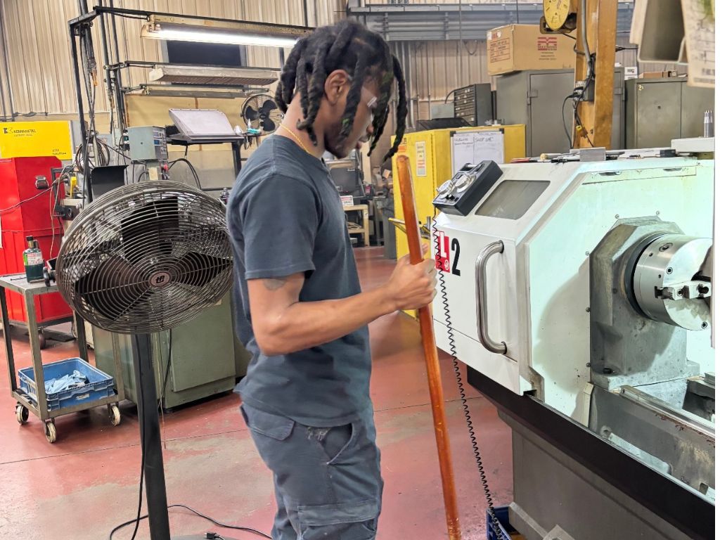 La’Traveon Sharber Gains Automotive Manufacturing Experience at JTEKT Column Systems La’Traveon Sharber Gains Automotive Manufacturing Experience at JTEKT Column Systems
