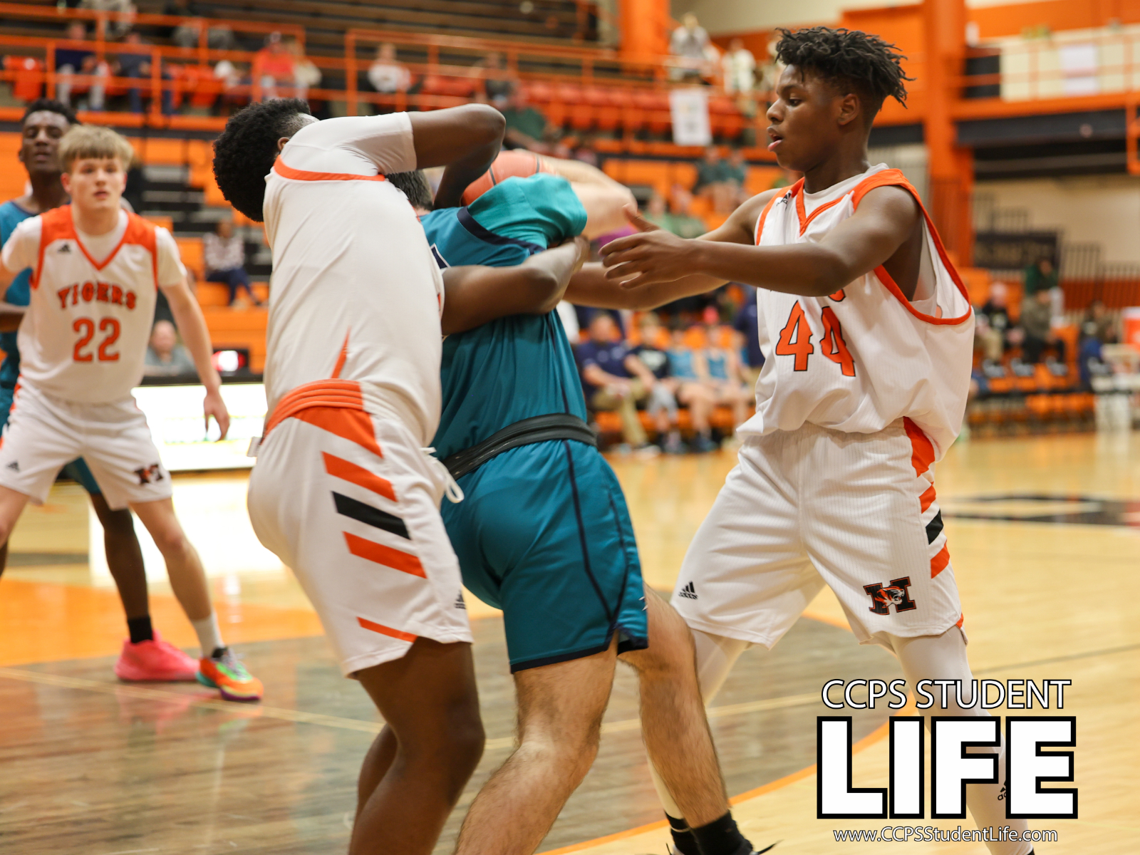 Tigers’ Stifling Defense Powers Hopkinsville to District Championship Game Tigers’ Stifling Defense Powers Hopkinsville to District Championship Game